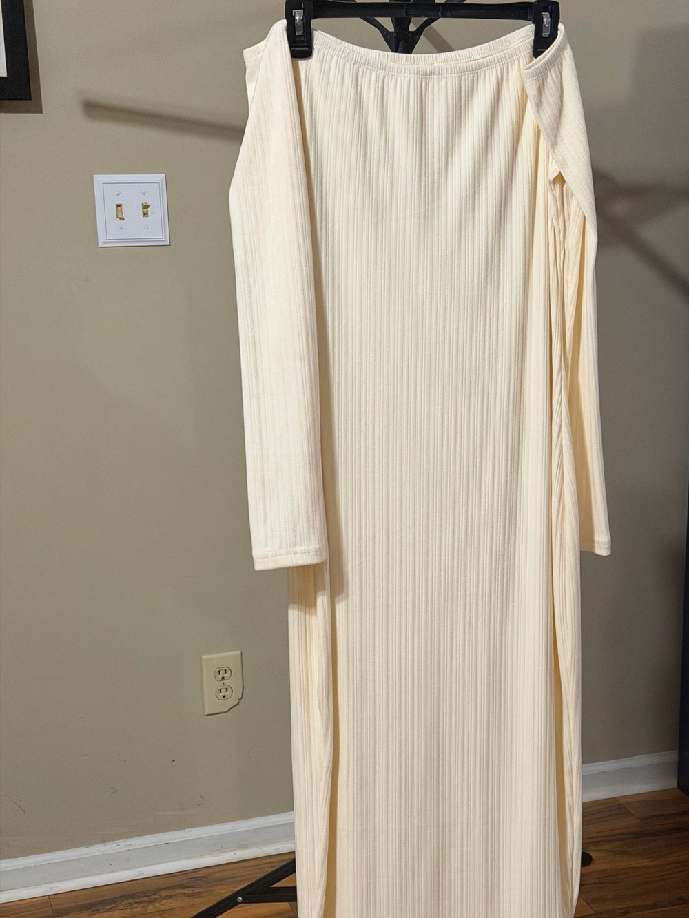SHEIN Cream Ribbed Long Sleeve Off The Shoulder Maxi Dress ***Size 1XL***